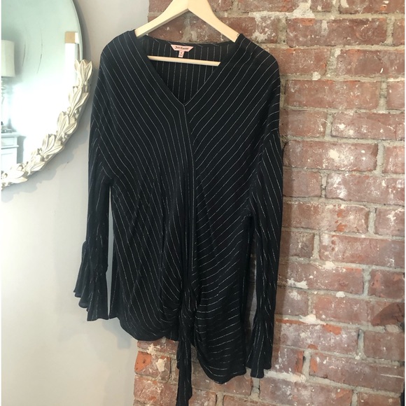 Juicy Couture …. Black & silver blouse NWOT - Picture 1 of 15